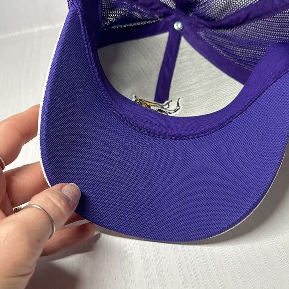 Reebok NFL Equipment Minnesota Vikings Stretch Fit Mens Purple Mesh Hat / Cap - Picture 7 of 10